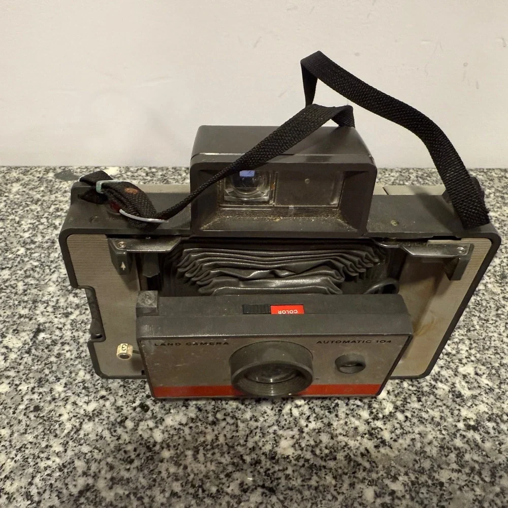 Polaroid Land Camera Automatic 104 Vintage Instant Film Camera‎